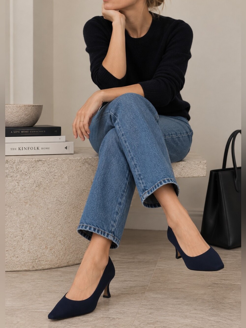 Vtg Stuart Weitzman Navy Square Toe Pumps 8.5 2.5" Heel Y2K Spain Quiet Luxury